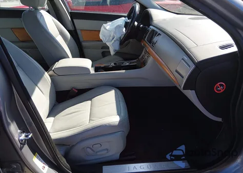 2009 Jaguar Xf Luxury z USA, uszkodzony, nr VIN SAJWA05B49HR43767